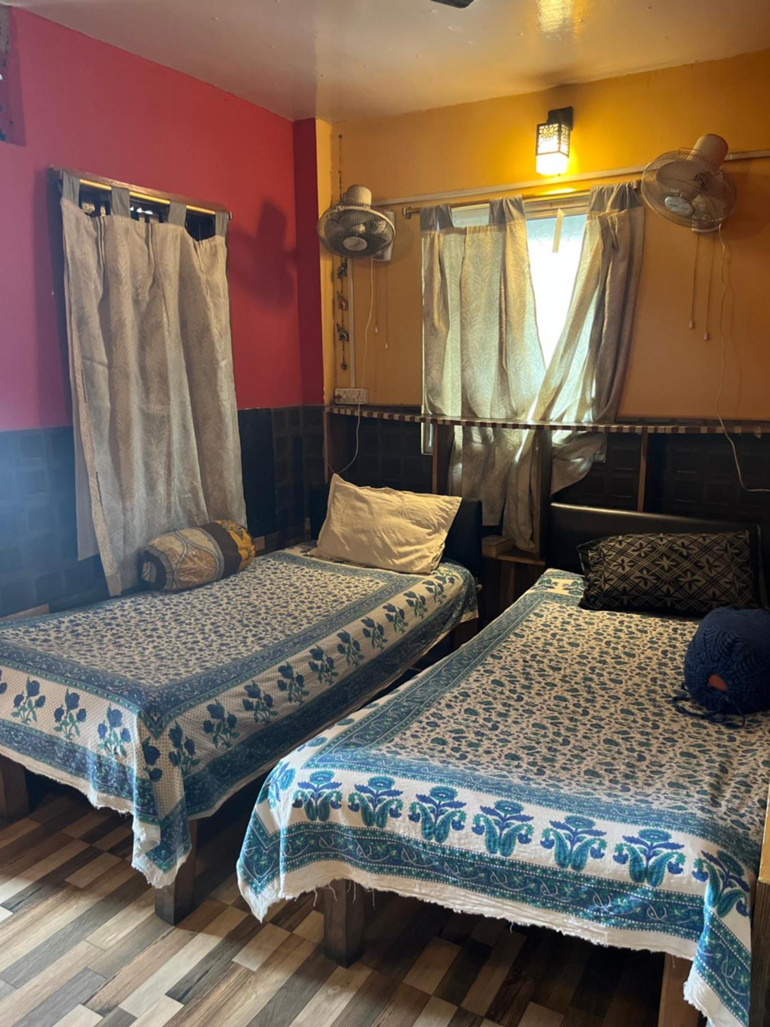 Calcutta Backpackers Homestay- For Travellers And Backpackers Eksteriør billede